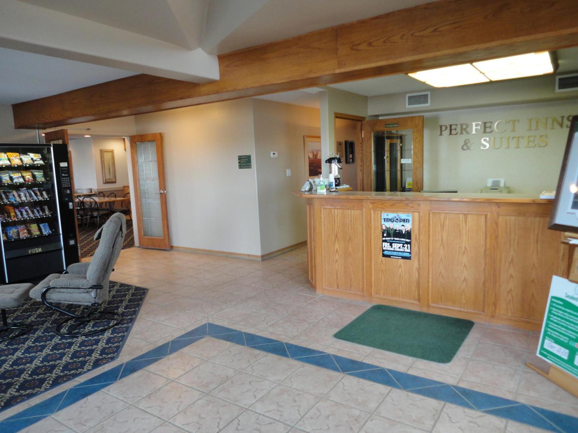 Perfect Inns & Suites Weyburn Exterior photo