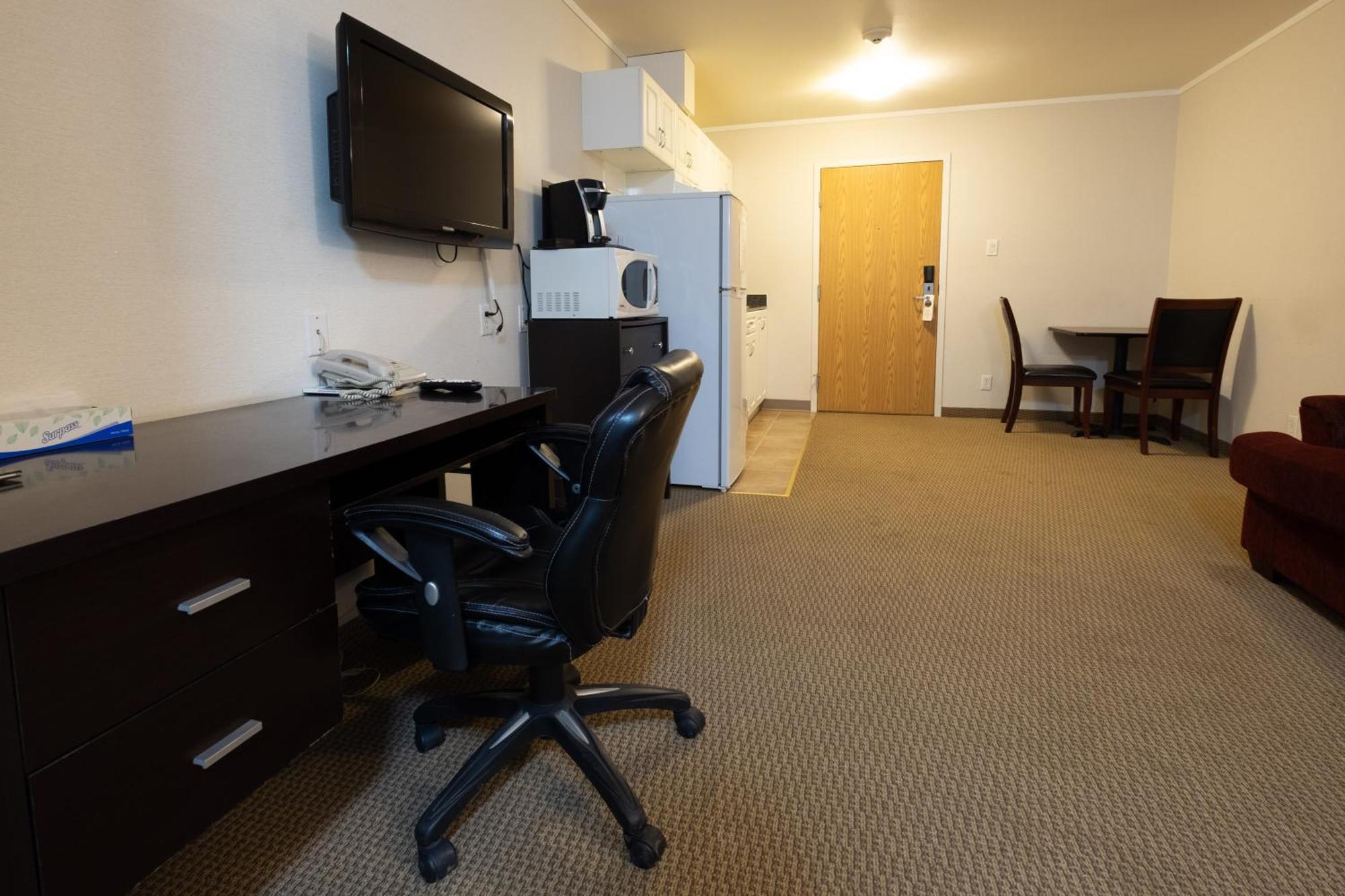 Perfect Inns & Suites Weyburn Room photo